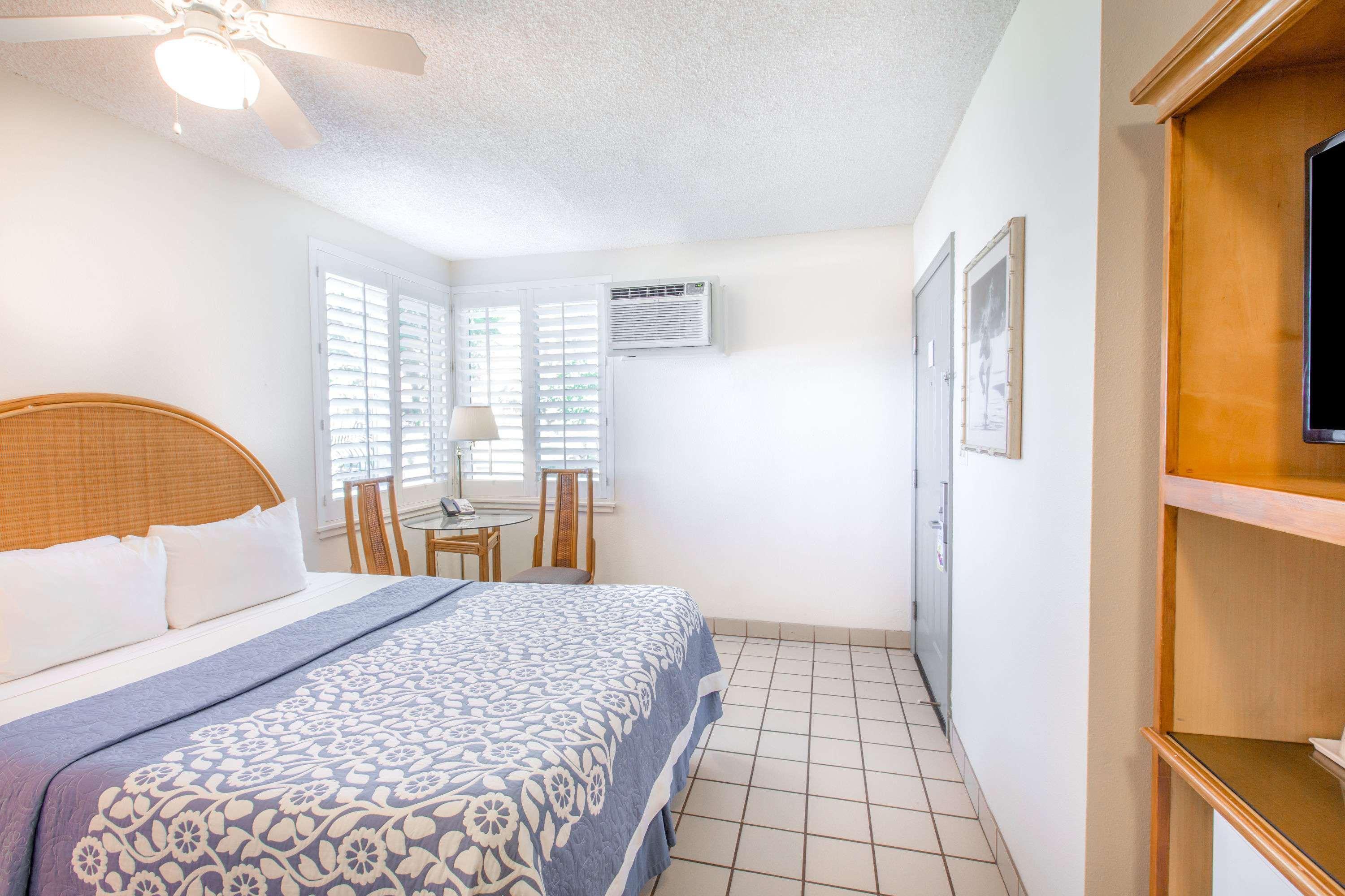 Days Inn By Wyndham Maui Oceanfront Wailea  Exteriör bild