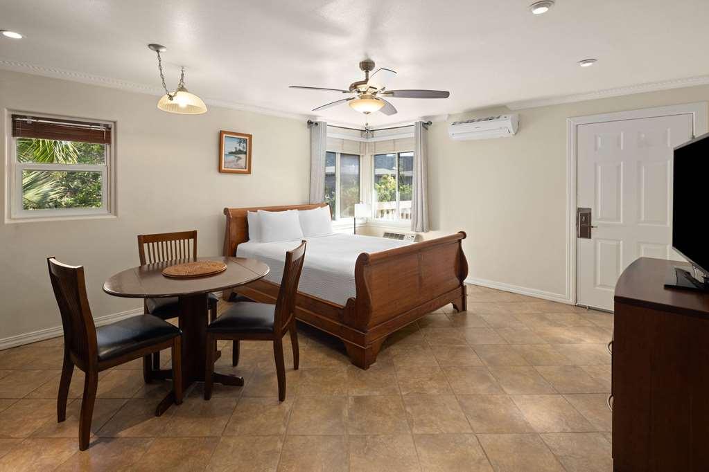 Days Inn By Wyndham Maui Oceanfront Wailea  Rum bild