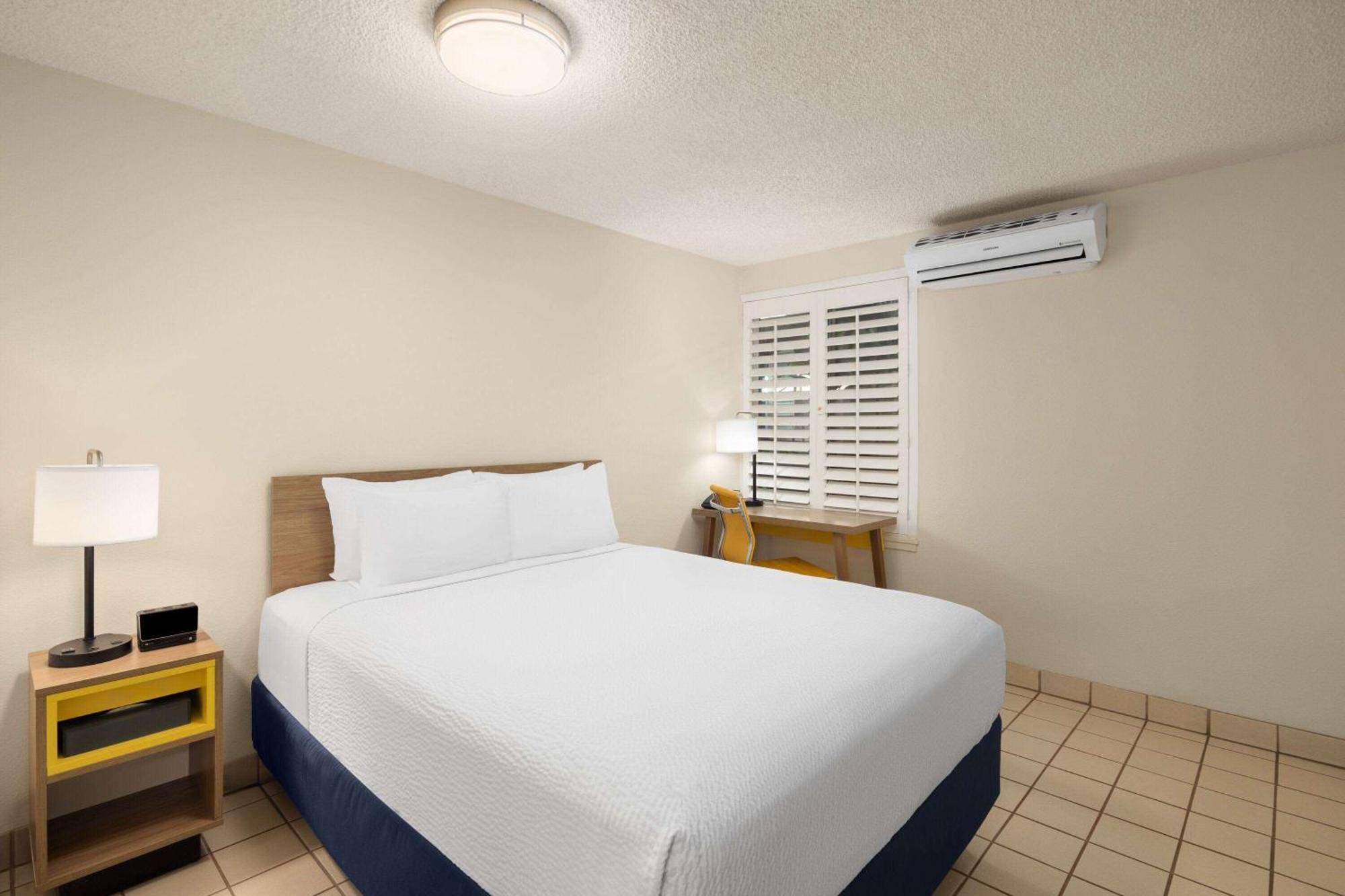 Days Inn By Wyndham Maui Oceanfront Wailea  Exteriör bild