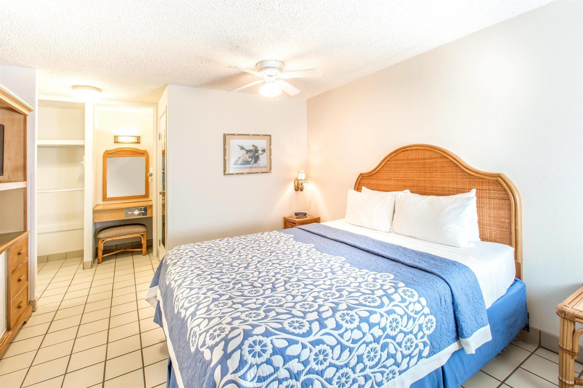Days Inn By Wyndham Maui Oceanfront Wailea  Exteriör bild